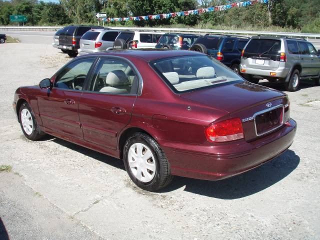 2004 Hyundai Sonata S Sedan