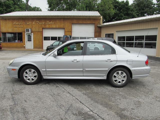 2004 Hyundai Sonata Base