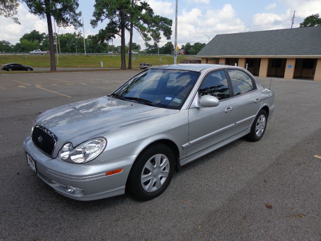 2004 Hyundai Sonata Base