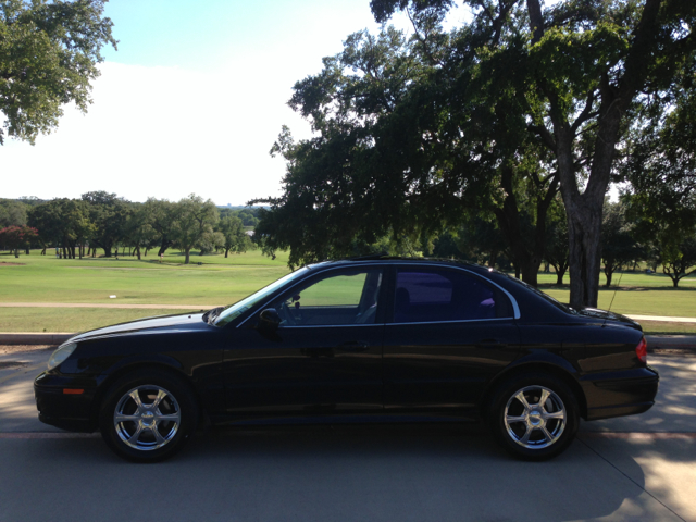 2004 Hyundai Sonata Base