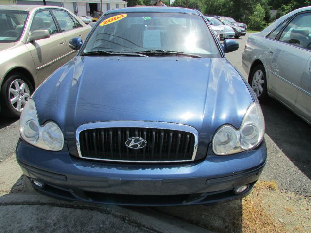 2004 Hyundai Sonata Base