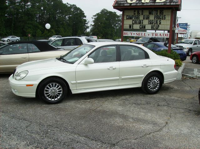 2004 Hyundai Sonata Base
