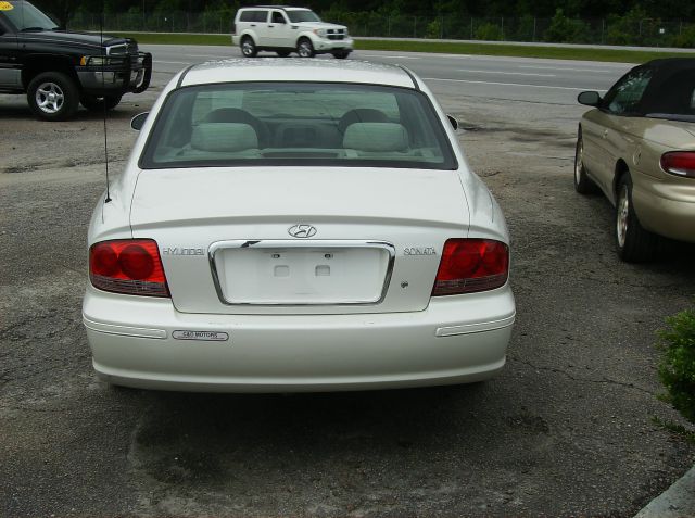 2004 Hyundai Sonata Base