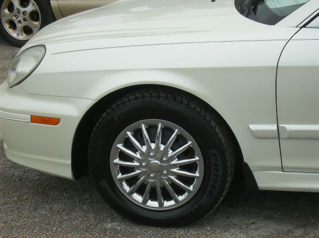2004 Hyundai Sonata Base