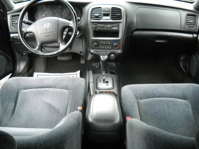 2004 Hyundai Sonata Base