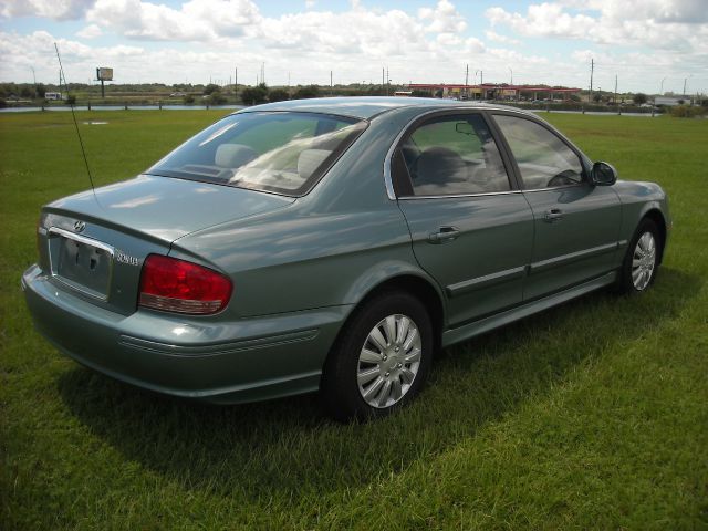 2004 Hyundai Sonata Base