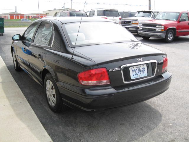 2004 Hyundai Sonata Base