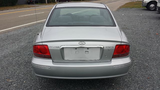 2005 Hyundai Sonata Base