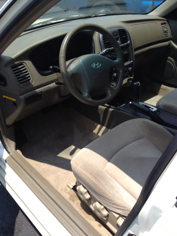 2005 Hyundai Sonata Base
