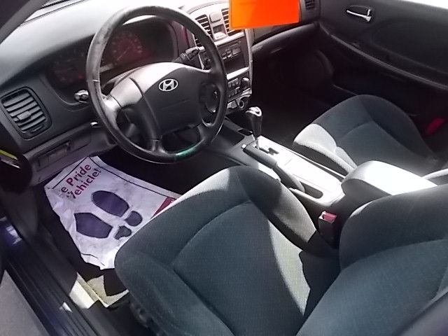 2005 Hyundai Sonata Base
