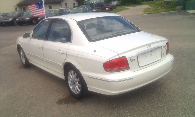 2005 Hyundai Sonata FWD 4dr Sport