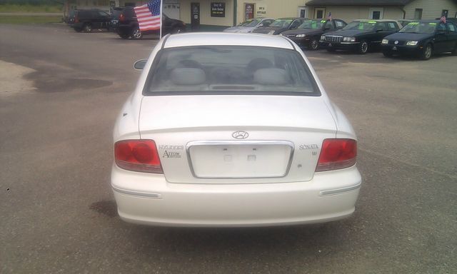 2005 Hyundai Sonata FWD 4dr Sport