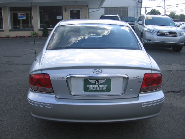 2005 Hyundai Sonata Base