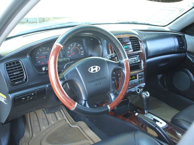 2005 Hyundai Sonata FWD 4dr Sport