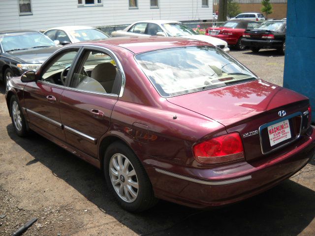 2005 Hyundai Sonata FWD 4dr Sport