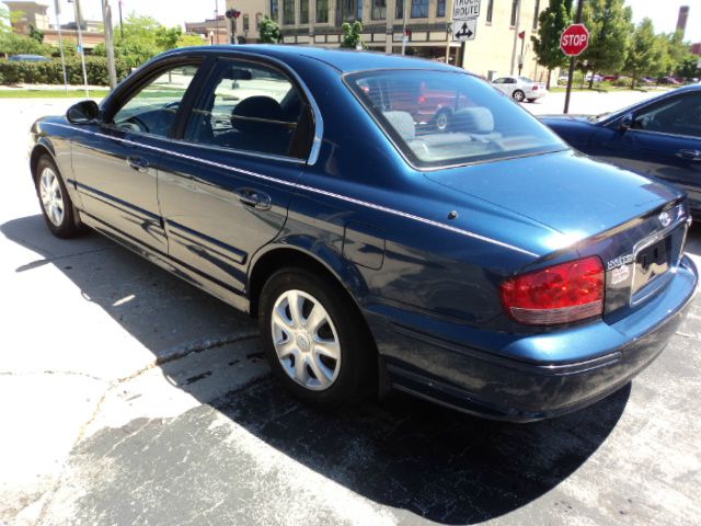 2005 Hyundai Sonata Base