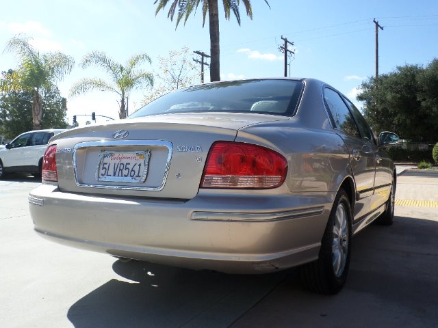 2005 Hyundai Sonata FWD 4dr Sport
