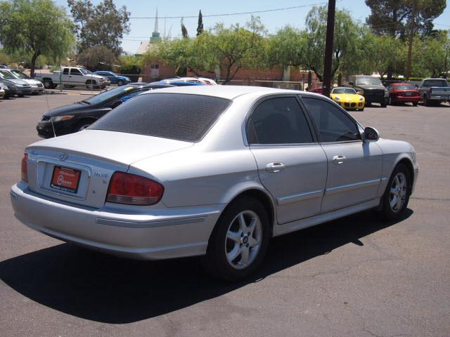 2005 Hyundai Sonata FWD 4dr Sport