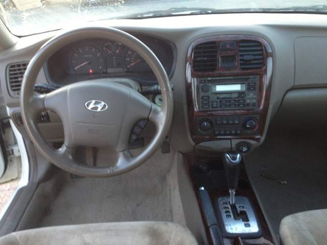 2005 Hyundai Sonata FWD 4dr Sport