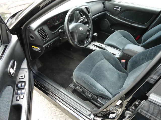 2005 Hyundai Sonata 4dr 103 WB 3.0L XLT 4WD