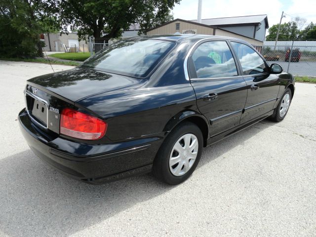 2005 Hyundai Sonata 4dr 103 WB 3.0L XLT 4WD