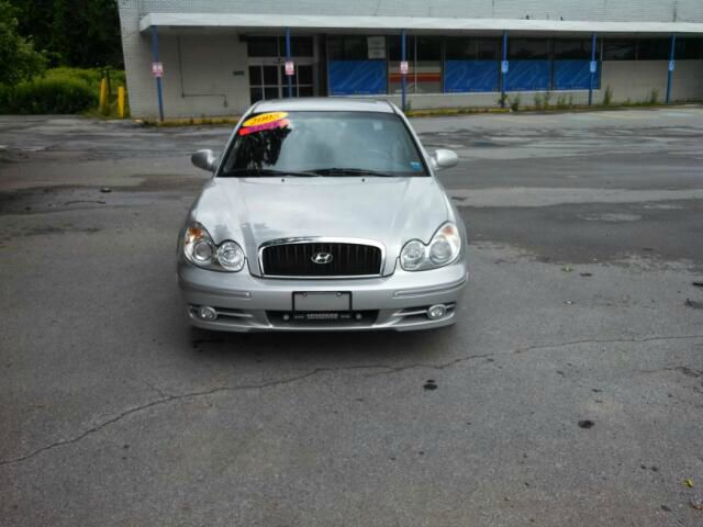 2005 Hyundai Sonata FWD 4dr Sport