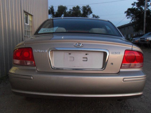 2005 Hyundai Sonata Base