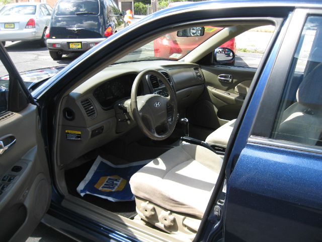 2005 Hyundai Sonata Base