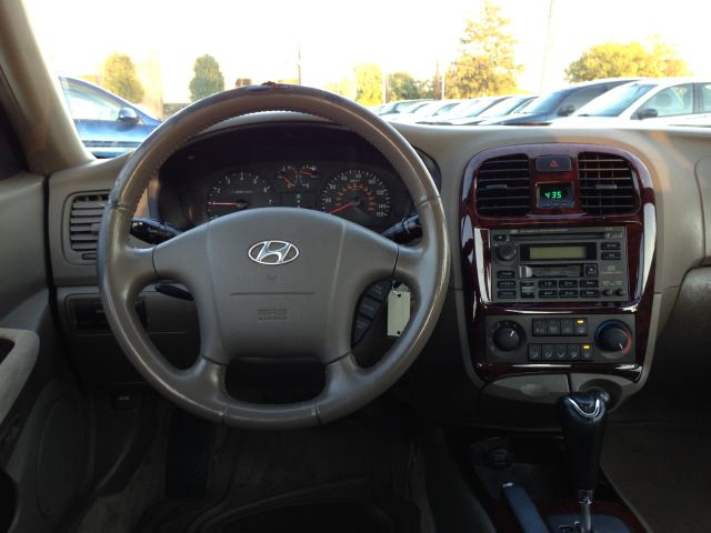2005 Hyundai Sonata FWD 4dr Sport