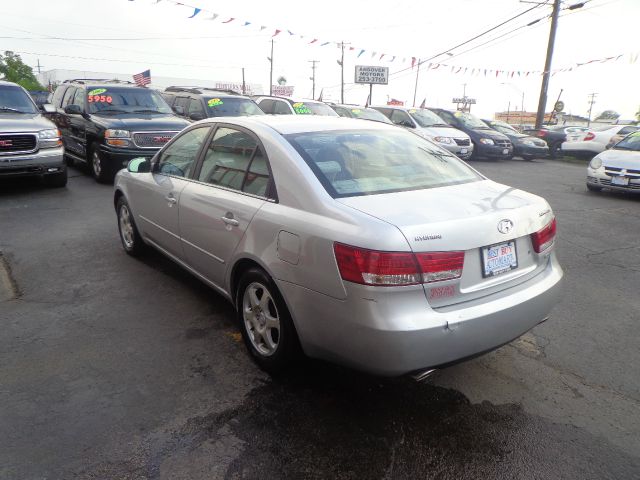 2006 Hyundai Sonata FWD 4dr Sport