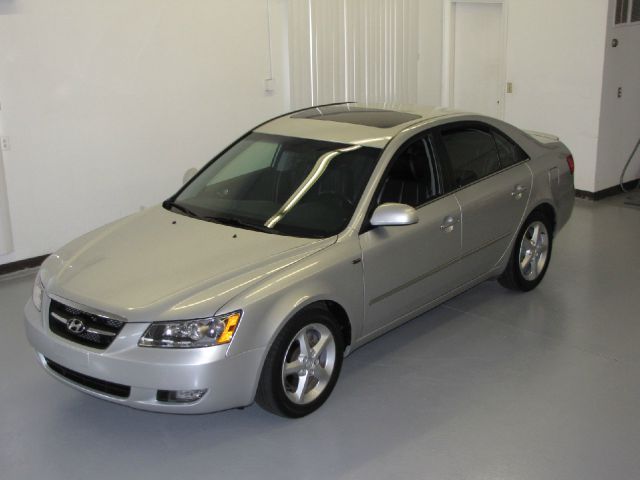 2007 Hyundai Sonata 2dr 2.0T Auto