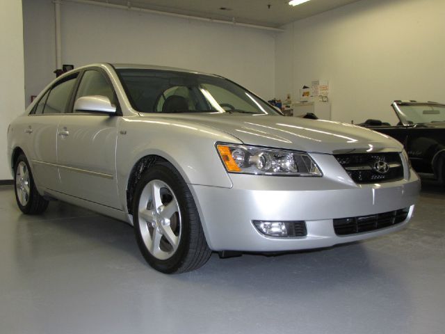 2007 Hyundai Sonata 2dr 2.0T Auto