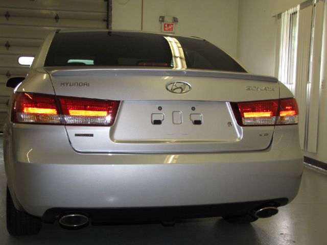 2007 Hyundai Sonata 2dr 2.0T Auto