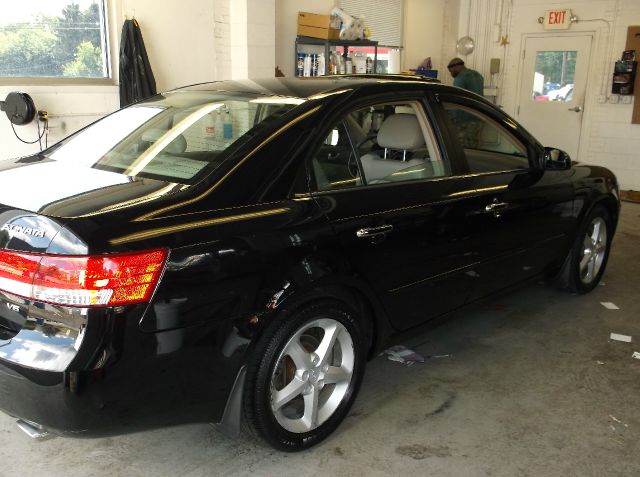 2007 Hyundai Sonata 2dr 2.0T Auto