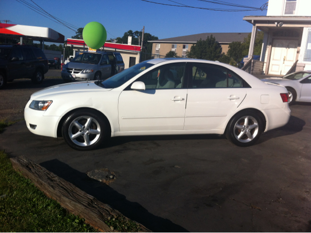 2007 Hyundai Sonata 2dr 2.0T Auto