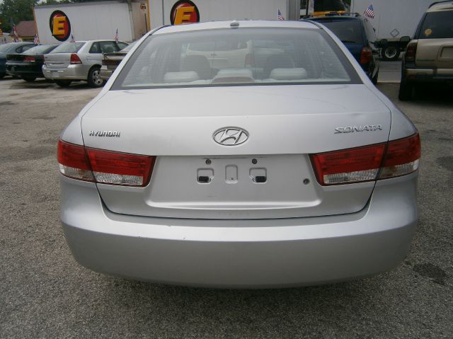 2008 Hyundai Sonata 4WD 4-door