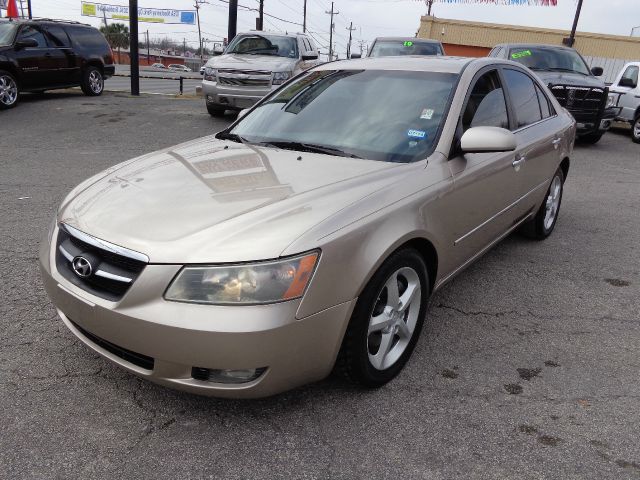 2008 Hyundai Sonata Ext. Cab 6.5-ft. Bed 4WD