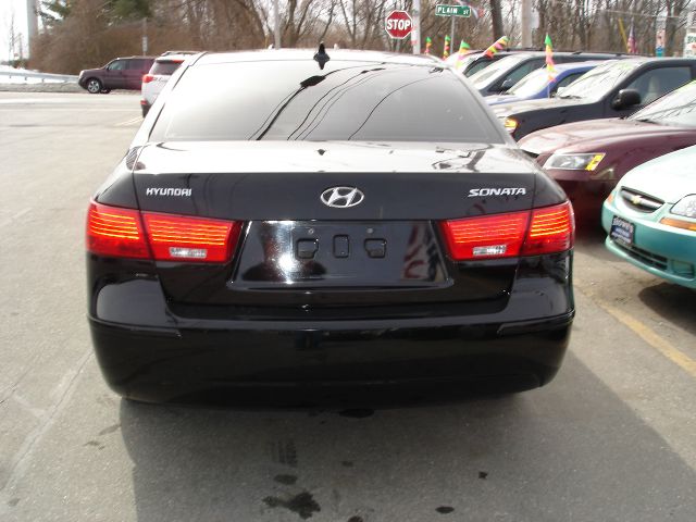 2009 Hyundai Sonata FWD 4dr Sport