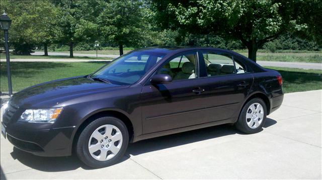 2009 Hyundai Sonata 4dr 4WD SLE 4x4 SUV