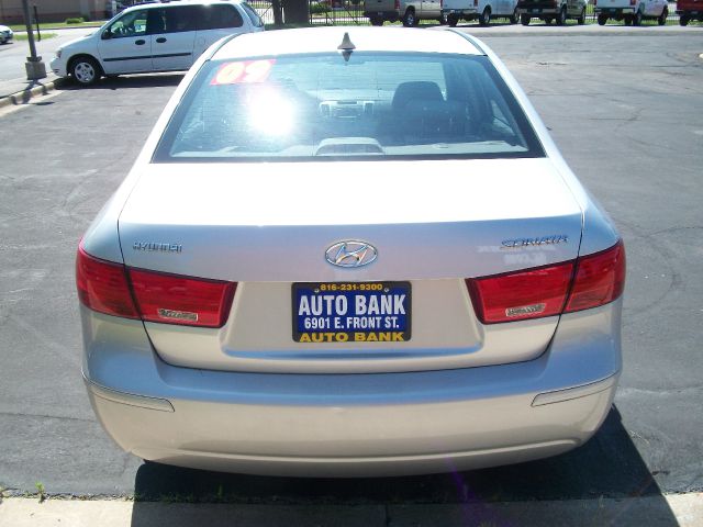 2009 Hyundai Sonata FWD 4dr Sport