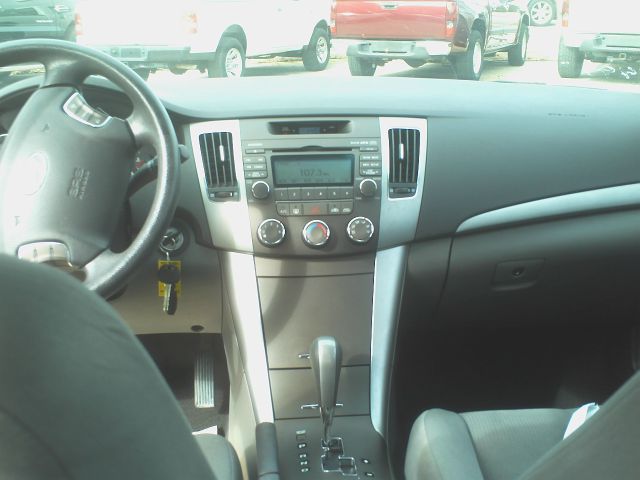 2010 Hyundai Sonata FWD 4dr Sport