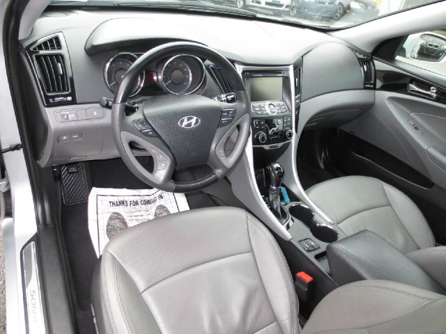 2011 Hyundai Sonata SLT 25