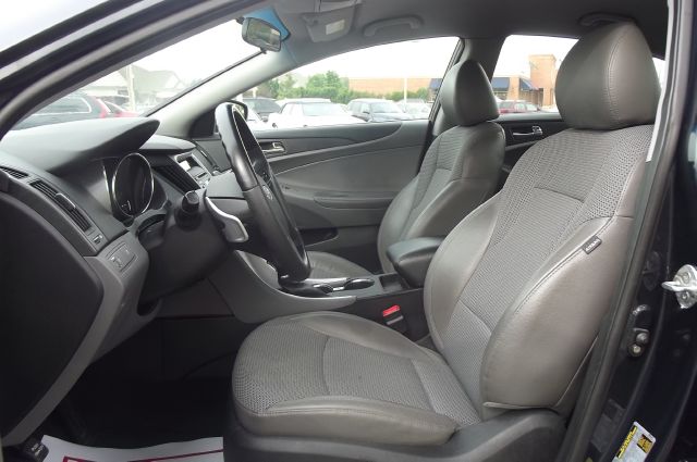 2011 Hyundai Sonata Crew Cabz71