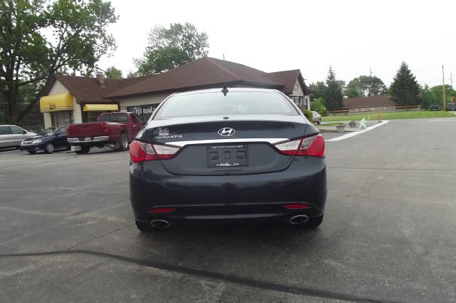 2011 Hyundai Sonata Crew Cabz71