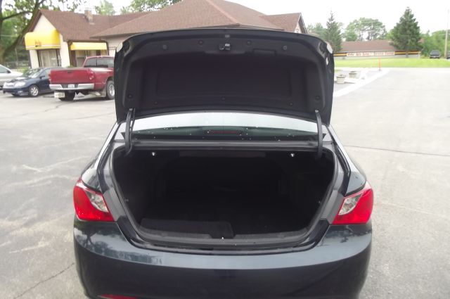 2011 Hyundai Sonata Crew Cabz71