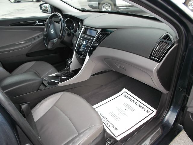 2011 Hyundai Sonata SLT 25