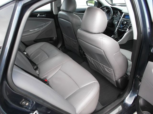 2011 Hyundai Sonata SLT 25