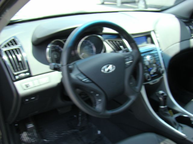 2011 Hyundai Sonata Crew Cabz71