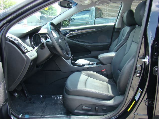 2011 Hyundai Sonata Crew Cabz71