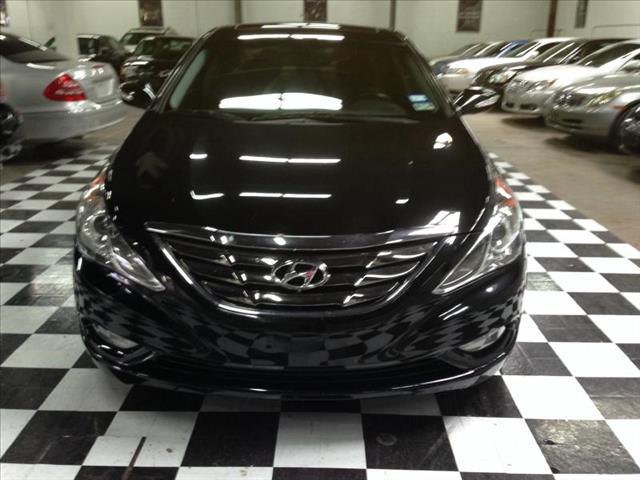 2011 Hyundai Sonata 2500 Xtnded Cargo Van W. Bins